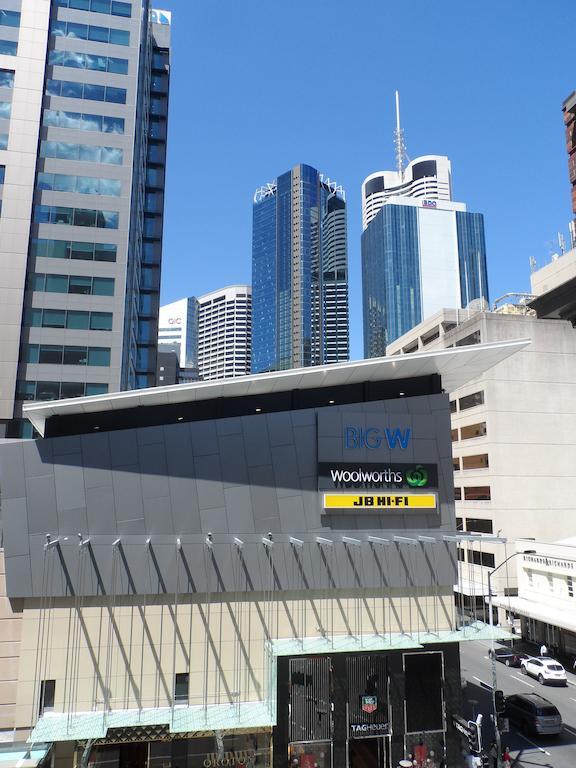 A Pousada Base Brisbane Embassy Exterior foto