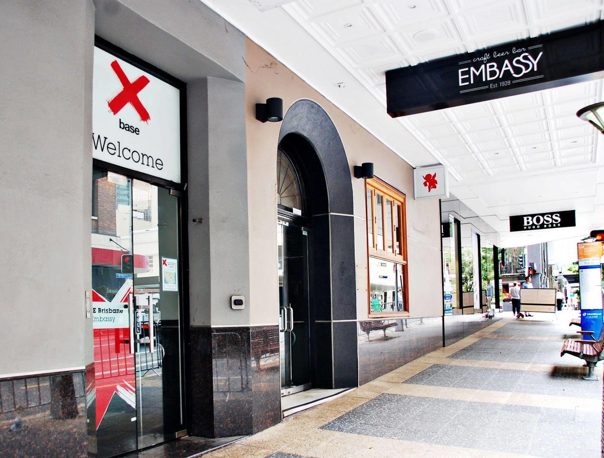 A Pousada Base Brisbane Embassy Exterior foto