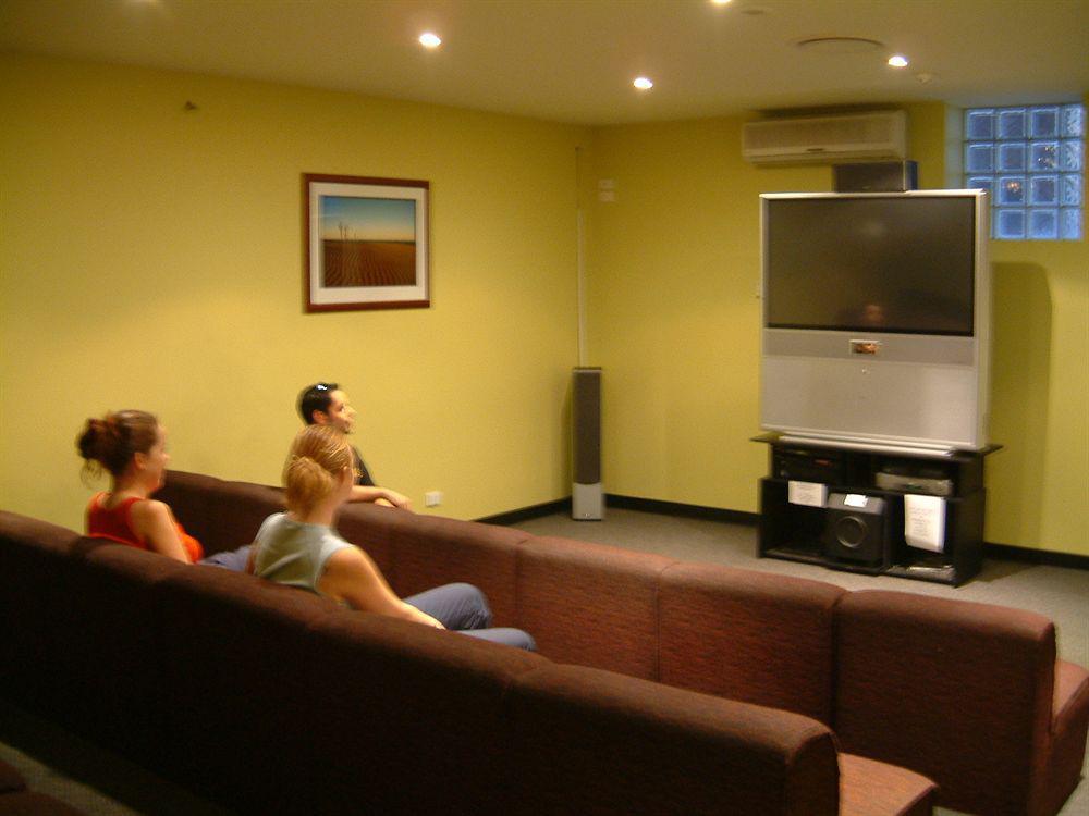 A Pousada Base Brisbane Embassy Exterior foto